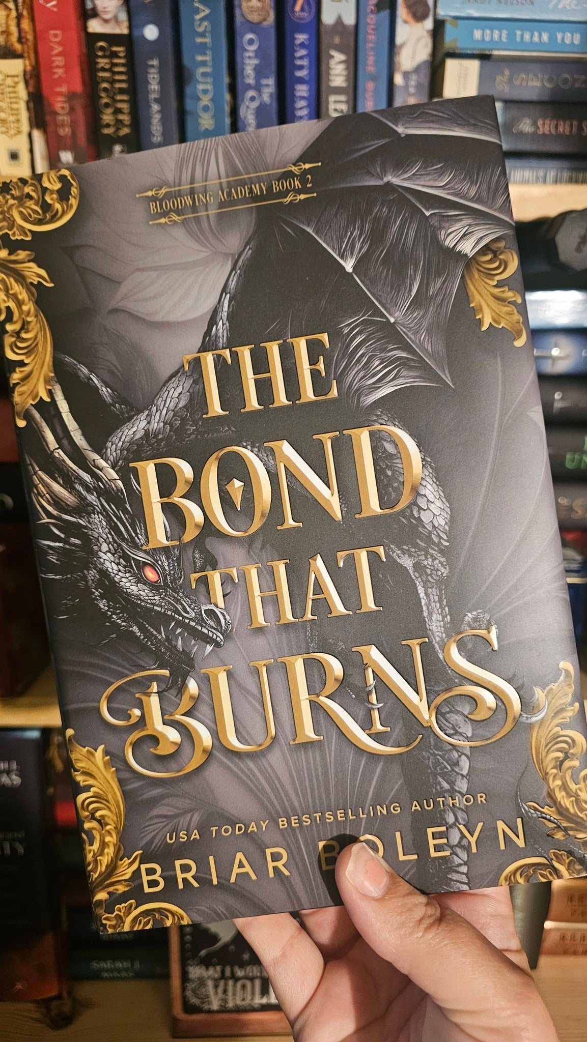 The Bond That Burns by Briar Boleyn (Bloodwing Academy, Book 2)